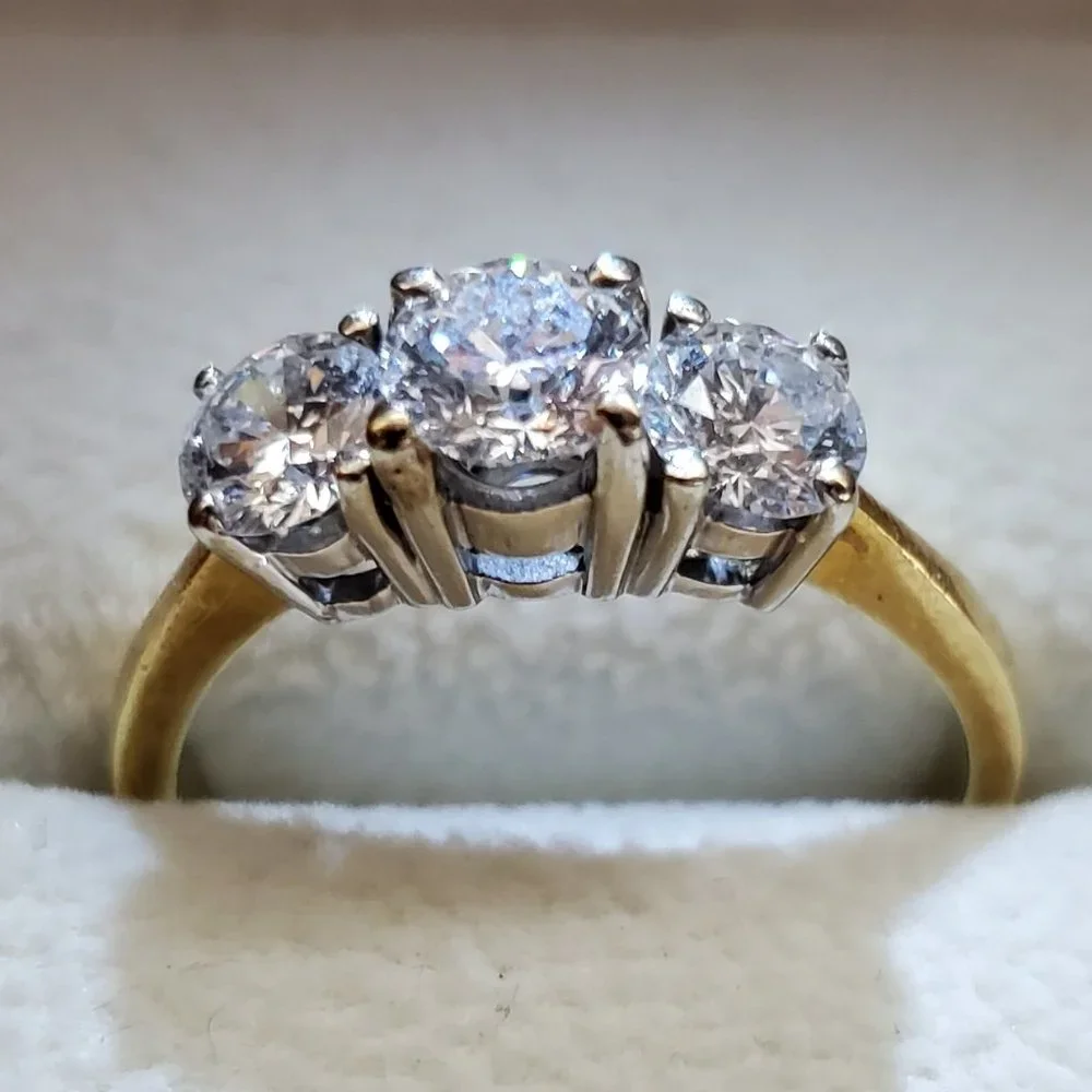 18K white gold women’s diamond ring - Picture 3 of 10